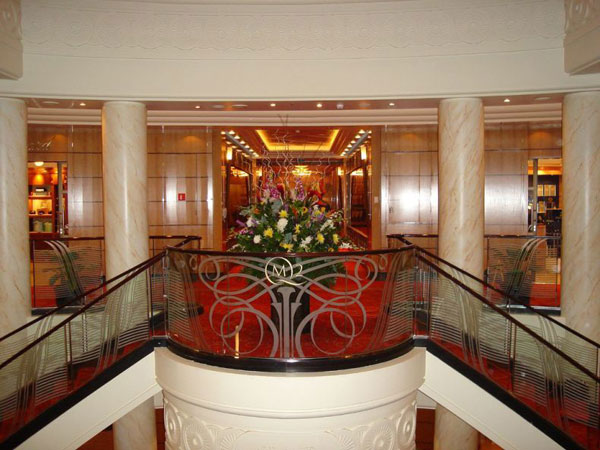 queen-mary-2-29.jpg