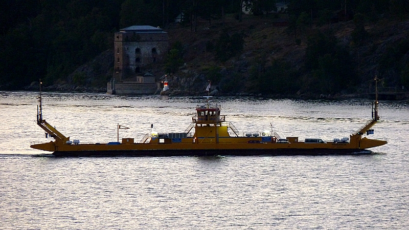 ferry2.JPG